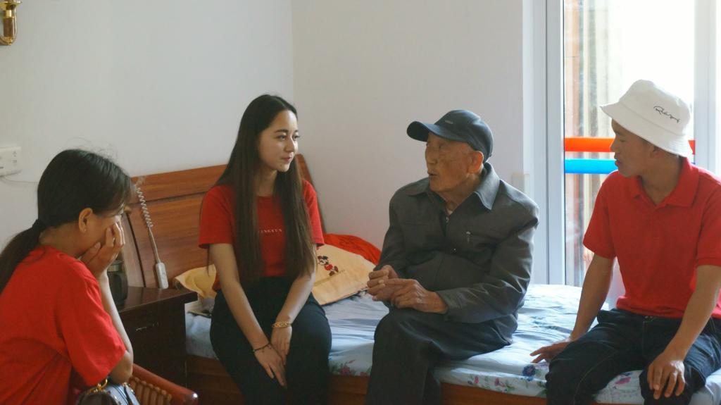 关爱老人我们在行动